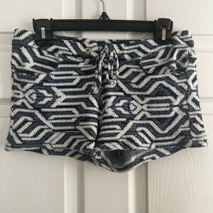 Bergdorf Goodman knit shorts in blue and white